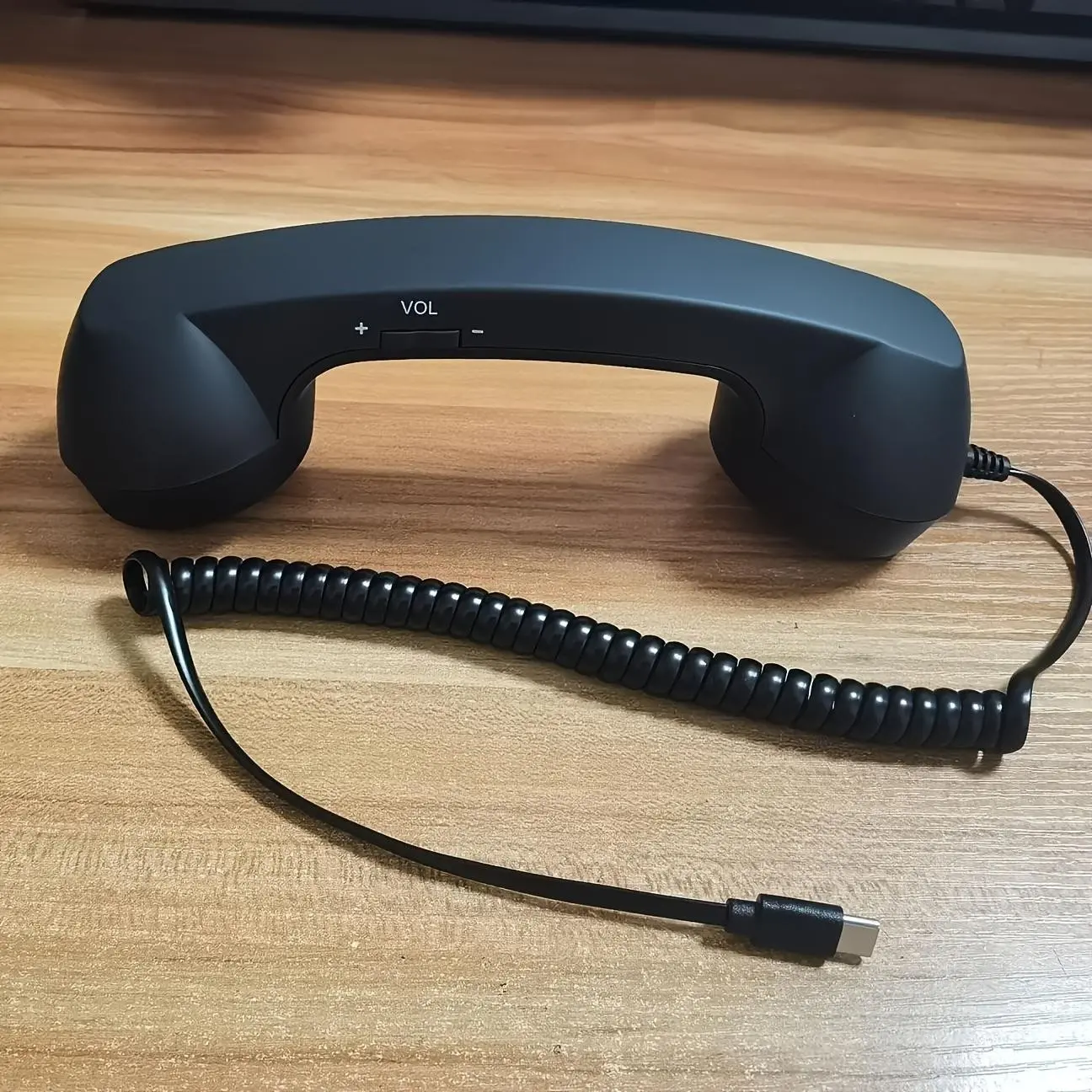 New Type-C Direct Insert Retro Vintage Microphone, No Adapter Needed, Ergonomic Design, Colorful, Multiple Dreamy Colors, External Phone Speaker
