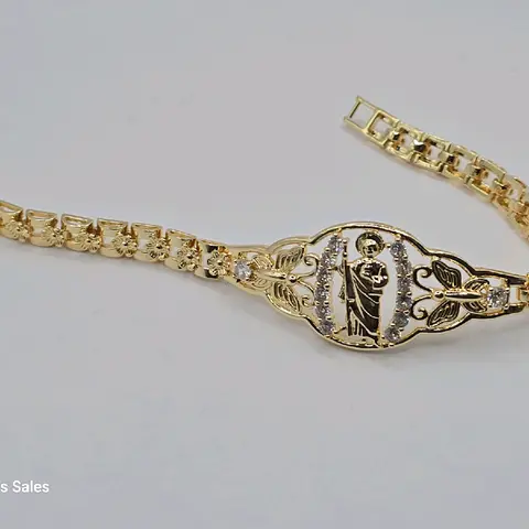 SAINT JUDE  BRACELET with roses   beautiful  style Gold plated 7"inches