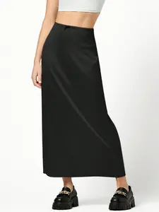 A women's black fashionable hanging high waisted A-line half length skirt, suitable for commuting to work, shopping, outdoor activities, indoor and outdoor wear