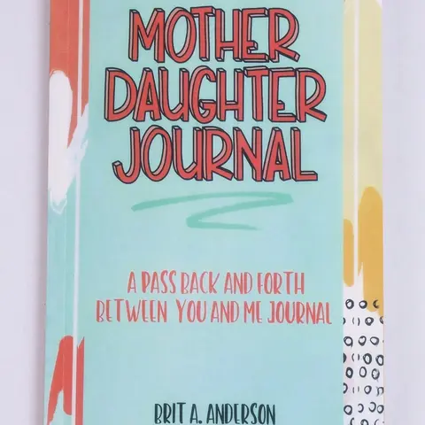 Mother-Daughter Journal, Mom and Me Interactive Notebook, Back-to-School Portable Journal, Perfect Gift for Moms and Daughters, Cute Gratitude Journal, Stationery Gift