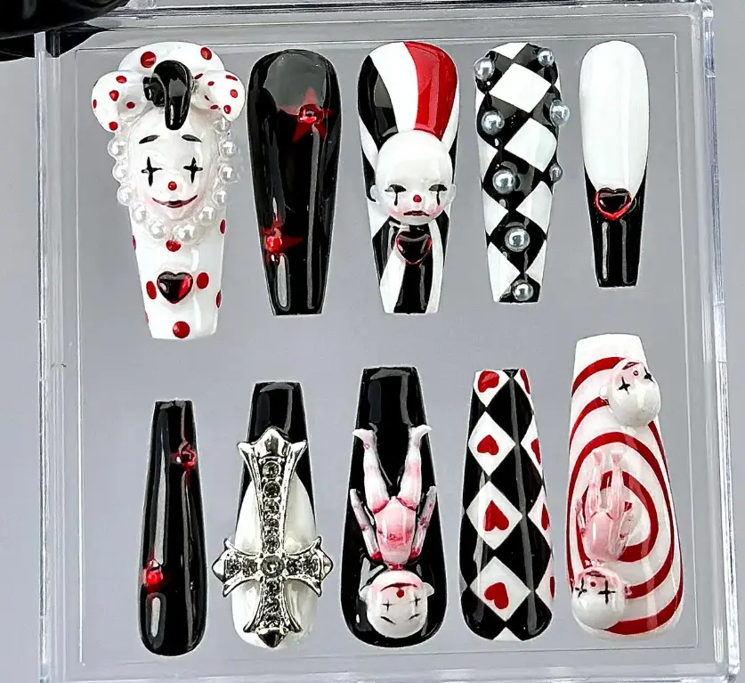 Gothic Clown Press On Nails by HudiNails | Horror Harlequin Fake nails | Creepy Cute Nail Art | Black Red White 3D Dolls Nails  Satamiis