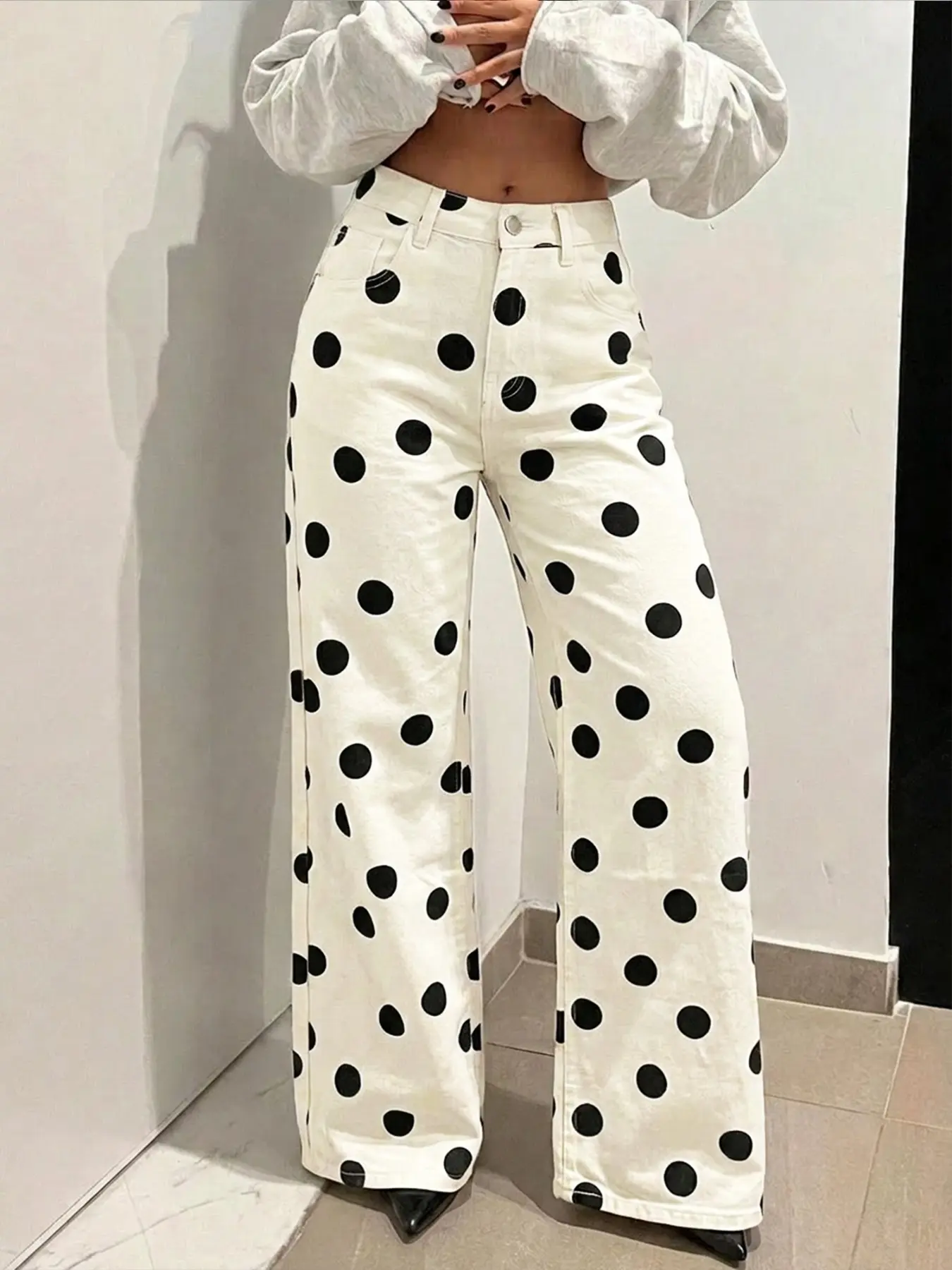 Women's Wash Denim Jeans, Elastic Comfortable Fabric, Loose-Fit Long Pants, Mid Waist, Zipper Fly, All Seasons Fashion