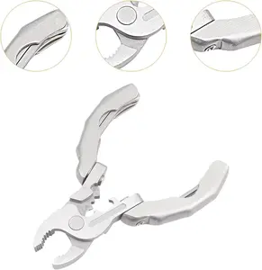 Manual multifunctional folding tool
