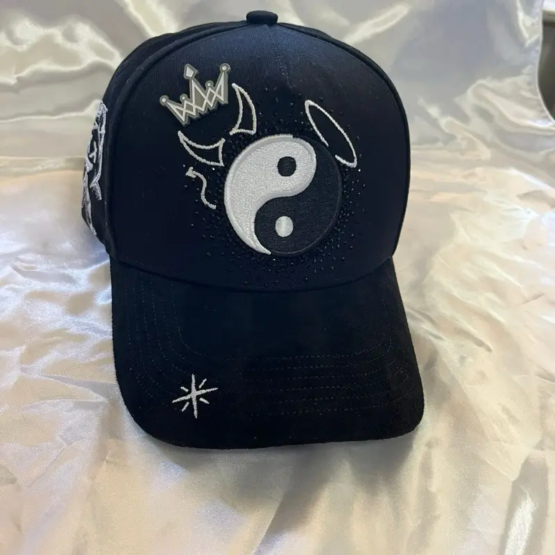 King Crown SnapBack with Pin Black and White Hat Featuring Unique Ying Yang Design
