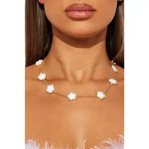 Clover Bae Chain Necklace - White/Gold