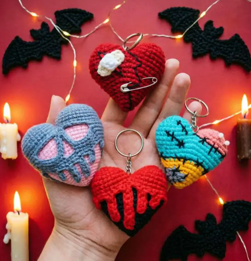 Spooky Crochet Heart Bag Charm – Y2K Emo Broken Heart Keychain, Creepy Cute Backpack Accessories