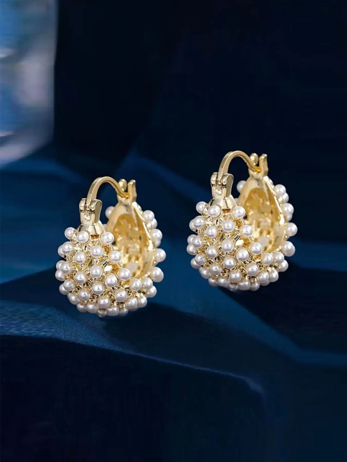 Egant French Vintage Faux Pearl Basket Earrings, Lightweight Chunky Hoops, Vintage Statement Earrings, Stylish Jewelry, Ear Accessories, Women's Versatile and Refined Ear Clips, Perfect for Any Occasion