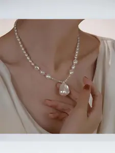 Baroque Pleated Water Drop Pearl Pendant Necklace, Elegant Faux Pearls, Plain Design, All Seasons Jewelry, Choking Hazard Warning