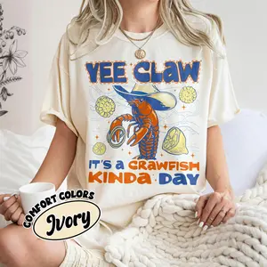 Lobster Cowboy Comfort Colors Shirt Trendy Yee Claw Meme Tee It's A Crawfish Kinda Day Tshirt Funny Beach Shirts