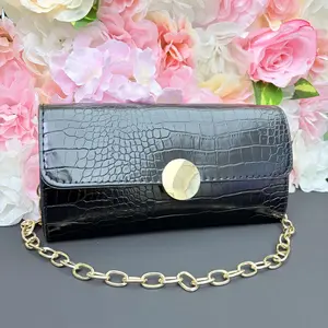 Stylish & Versatile Commuter Handbag with Gold Chain Strap - Elegant Design, Pretty Material, Perfect for Daily Commutes & Casual Outings
