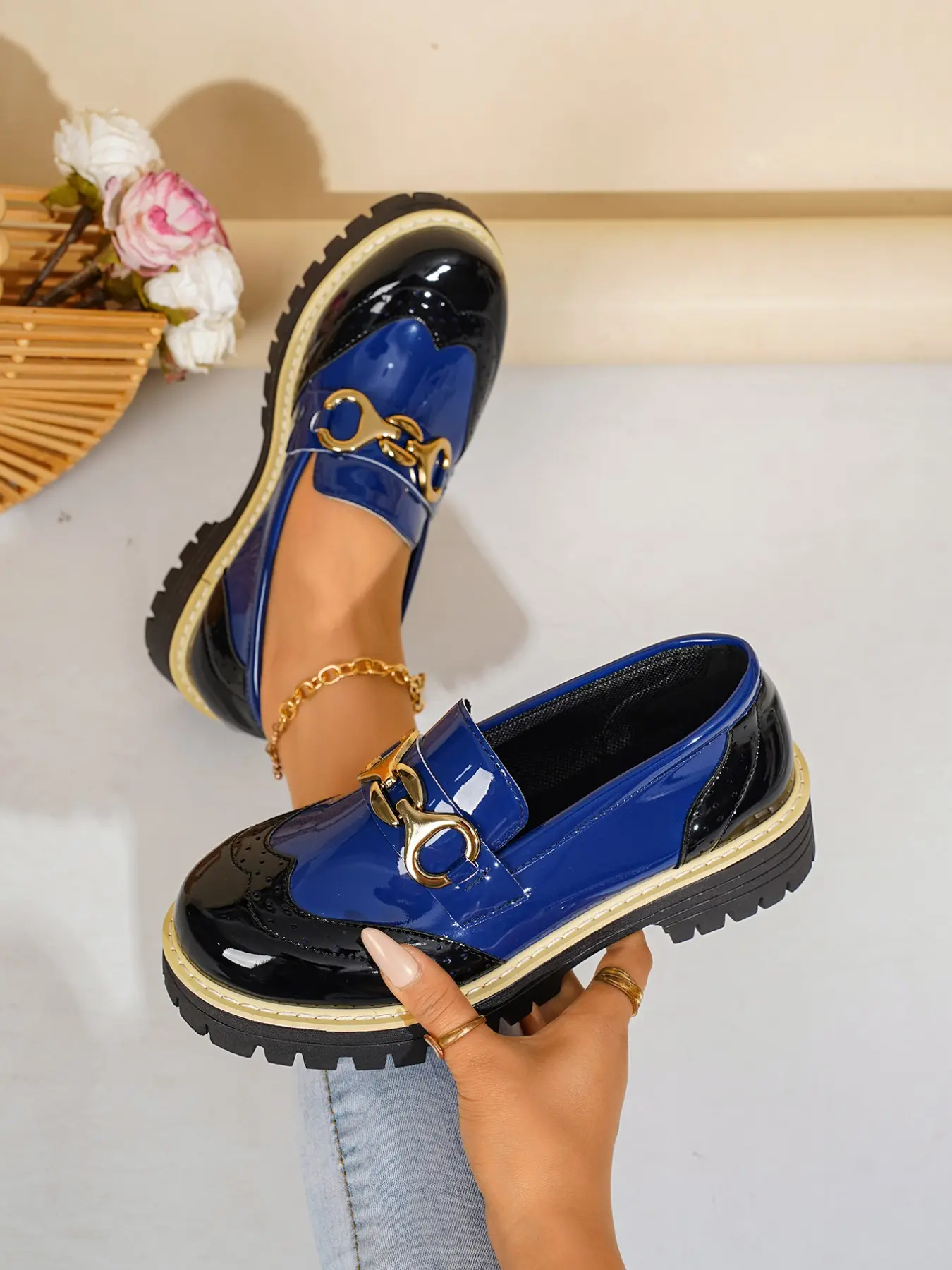 Women's Brogue Floral Patchwork Checkered Low Top Loafers, Vintage College Style, Patent Leather with Metal Buckle, Thick Sole Flatform Oxford Shoes, All-Season Versatile Footwear, Walking Shoes, Casual Summer Shoes, Vintage Chic Shoes