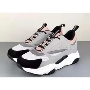 B22 Sneaker