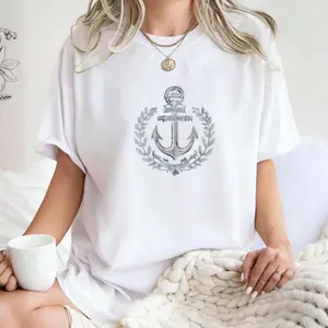 Nautical Anchor Graphic Tee for Women, Vintage White Coastal Laurel Wreath Shirt, Soft Cotton Short Sleeve Top, Beachy Sailing Anchor Design, Casual Vacation & Daily Wear, Trendy Ocean Inspired Apparel