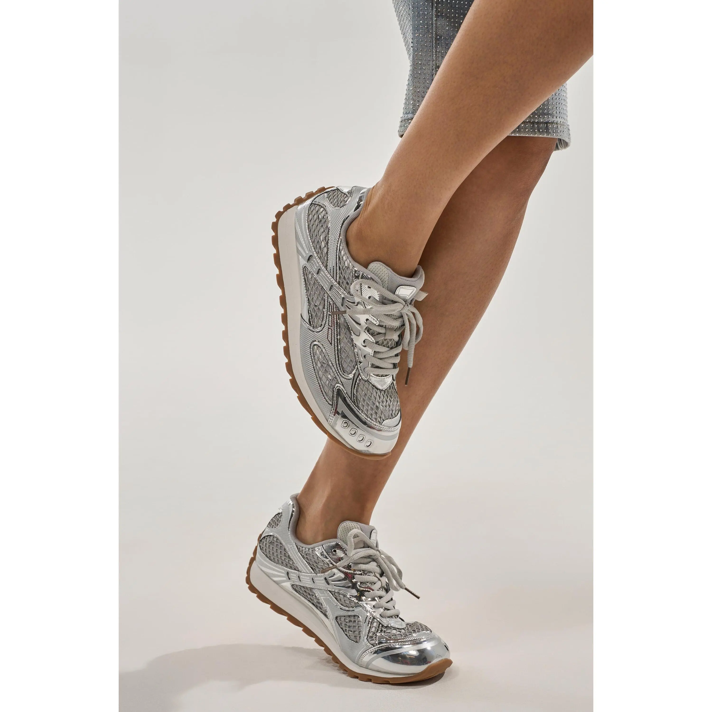 AKIRA GOLD LENIYA SILVER SNEAKER