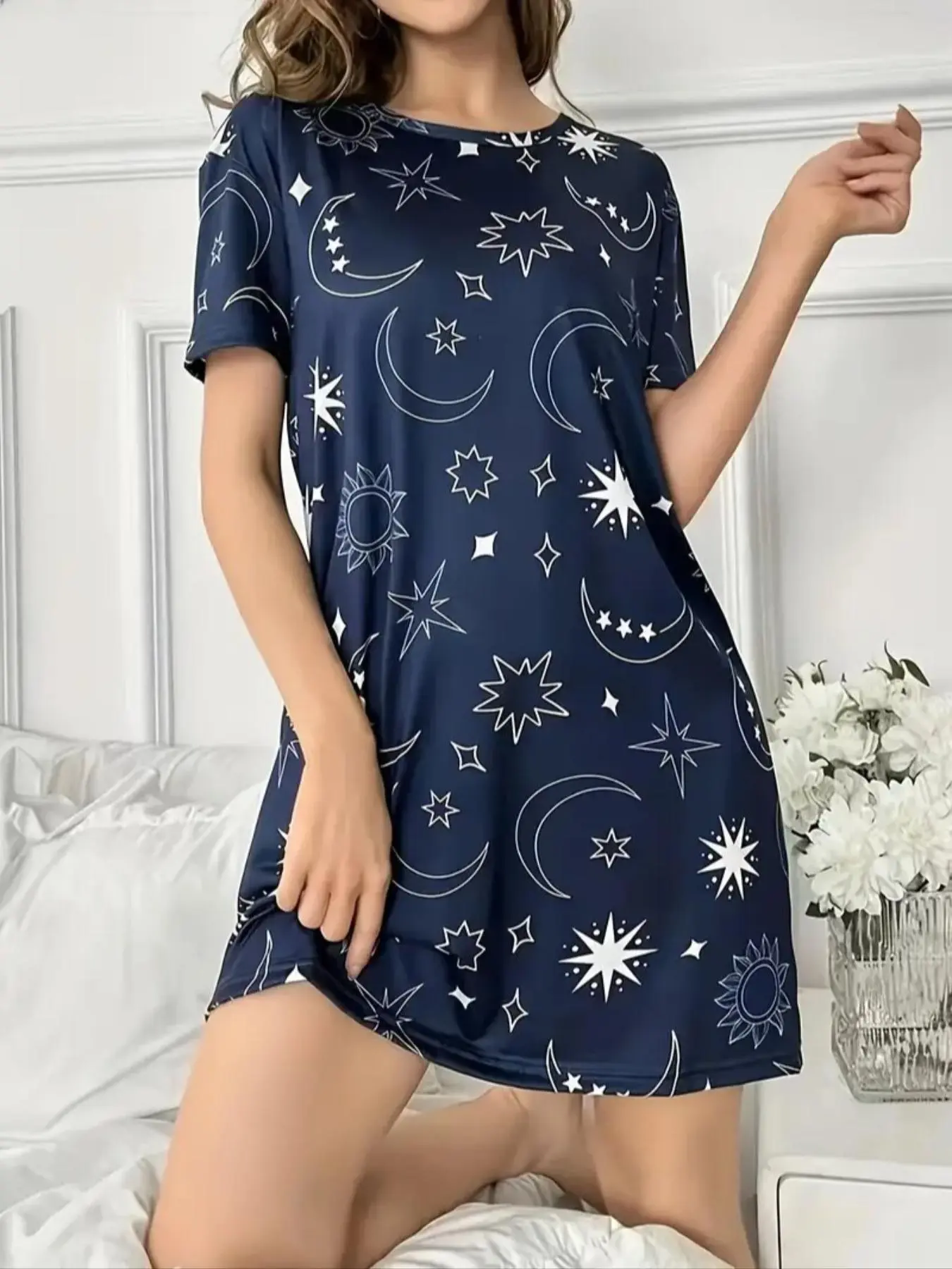 Women's Star & Moon Print Tee Nightdress, Elegant Sleep Dress, Casual Comfy Nightdress, Casual Soft Comfortable Fitted Round Neck Short Sleeve Printed Nightgown for Daily Wear, Ladies Sleepwear for Summer, Nightwear Loungewear