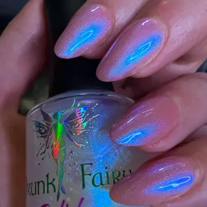 Wisdom | An Aurora Shimmer Nail Polish Topper That Shifts From Blue to Purple