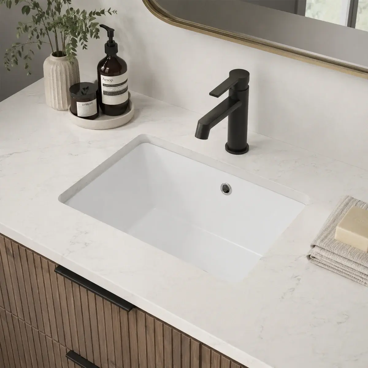 Kichae 18'' x 12'' Rectangular Undermount White Ceramic Bathroom Sink, Under Counter Lavatory Sink with Overflow Hole, Scratch & Stain Resistant, Easy to Clean, Ideal for Guest Bath & Modern Farmhouse Bathroom Renovation
