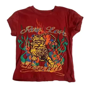 2000s Y2K Grunge Cyber Goth Tiger Baby Tee, Vintage Tiger Graphics Short Sleeve Crop Top, Baby Tees Kawaii Skater Baby Tee, Women Streetwear, Y2K Streetwear, Summer Outfits, Outfit Going, OOTD, Downtown Girl Baby Tee, Gift For Her, Outfits