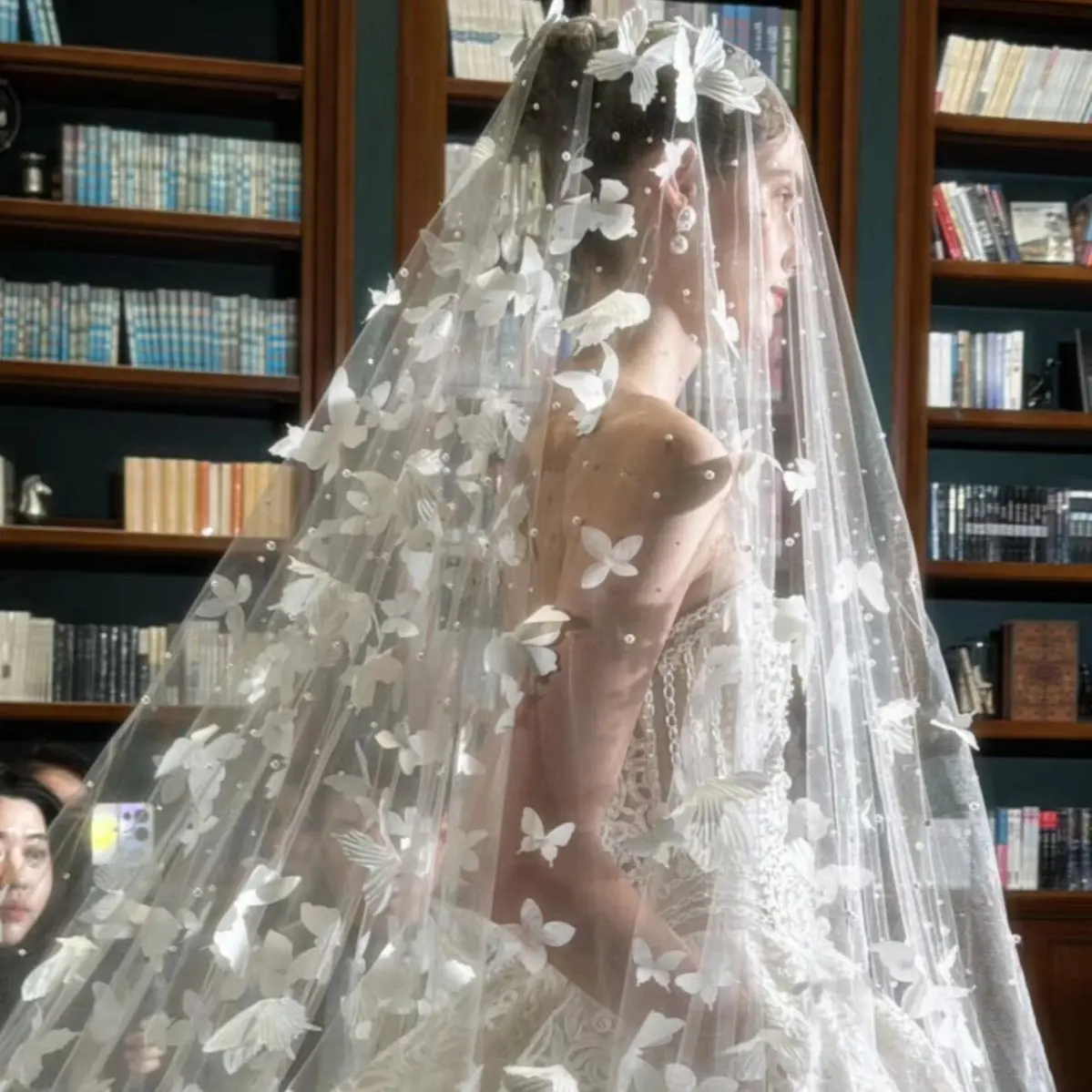 Romantic Butterfly Pearl Beaded Wedding Veil without Comb One Layer Long Cathedral Bridal Veil Marriage Accessories
