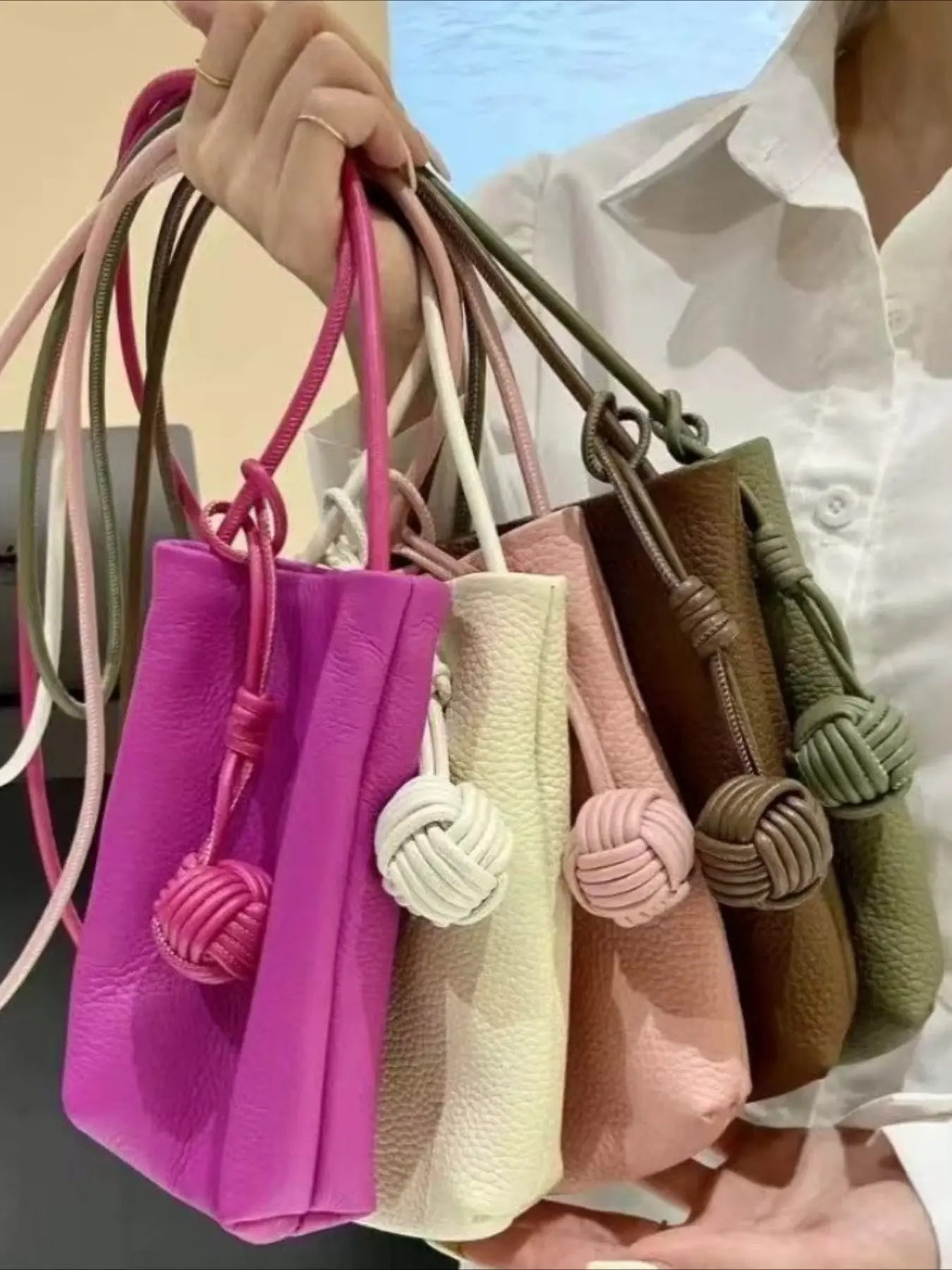 Genuine leather minimalist phone bag for women, crossbody woven ball vertical design, top layer cowhide soft leather bag, mini sports running bag, Crossbody Bags