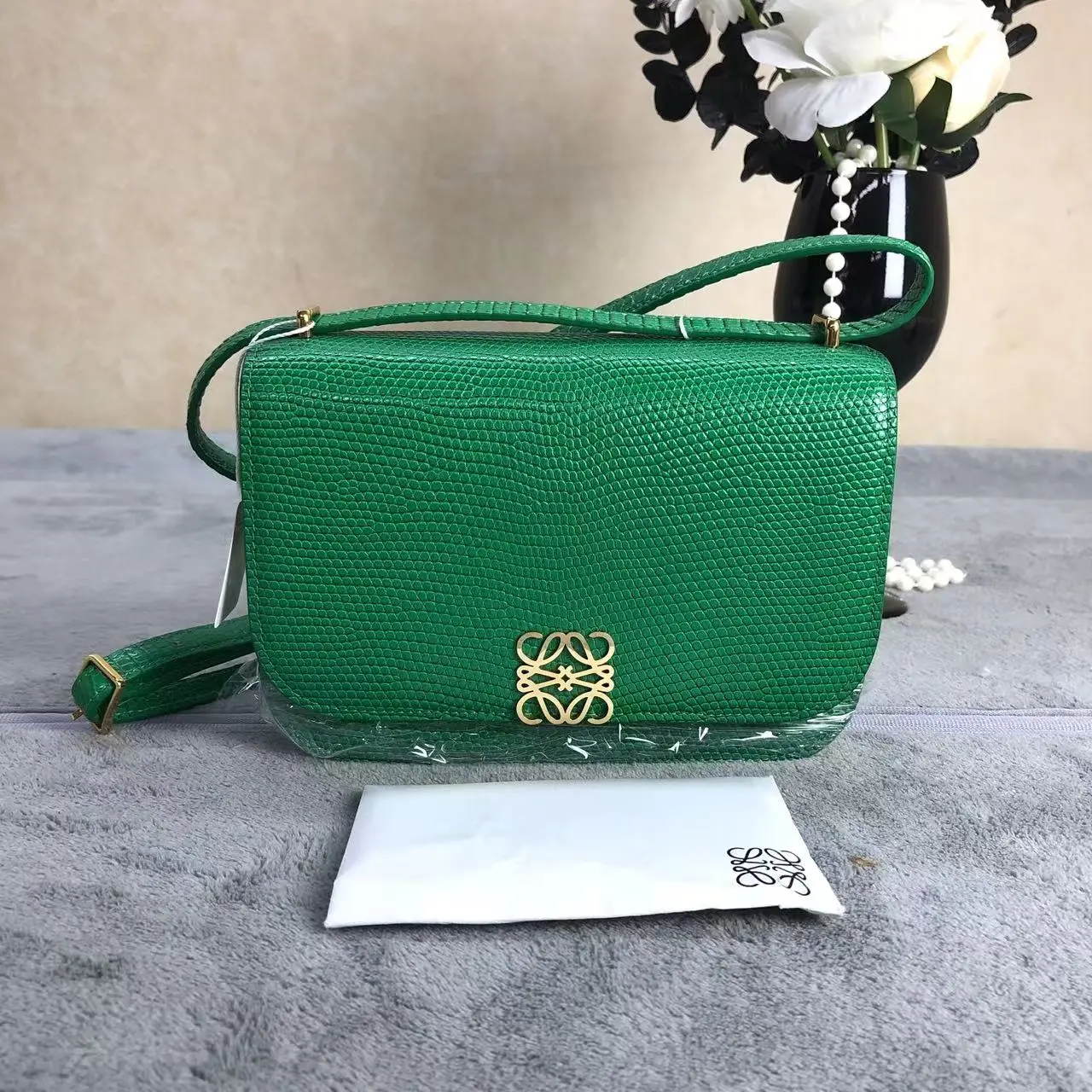 Pre-owned Loewe leather Crossbody Bags Green Flap Crossbody Bag 00695