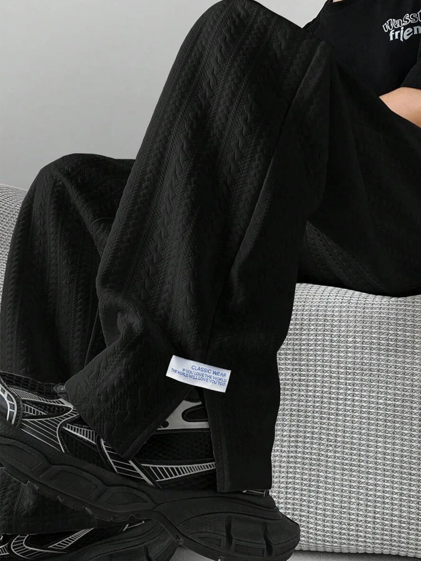 Men's Casual Minimalist Letter Print Loose Adjustable Drawstring Sweatpants, Split Hem Design, Textured Jacquard Fabric, Drawstring Waist Comfort Fit