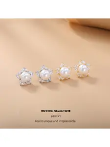 Cross-border hot-selling five-pointed star imitation pearl copper earrings for women, fully inlaid with zircon, popular earrings from the source manufacturer, available for wholesale