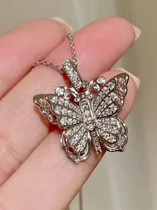 1 PC Gorgeous Cubic Zirconia Butterfly Dangling Charms Necklace Pendant Cubic Zirconia Necklaces For Women Valentine's Day Gift Wedding Jewelry Exquisite Jewelry Gift