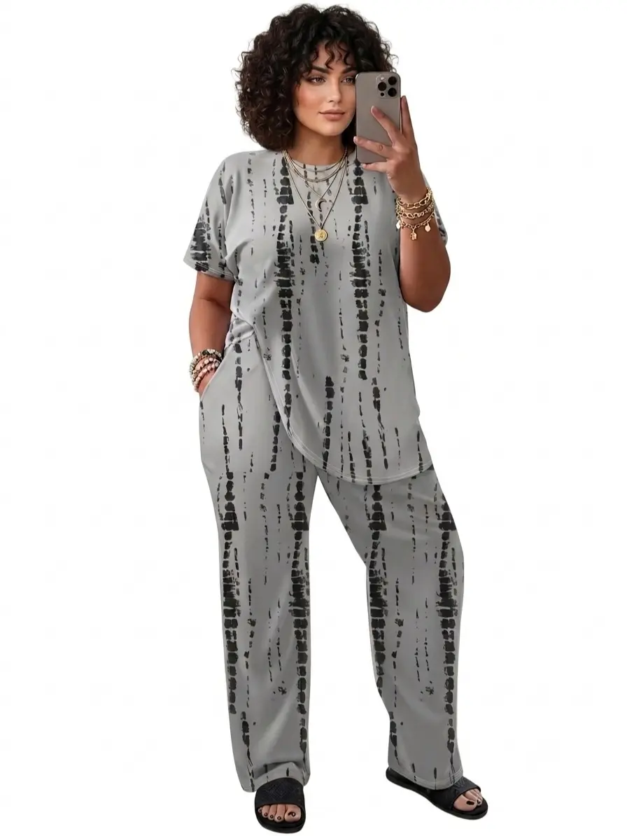 Women's Plus Size 2-Piece Set, Chic Splattered Ink Stripe Streetwear Loungewear with Short Sleeve Top and Stretchy Pants, Everyday