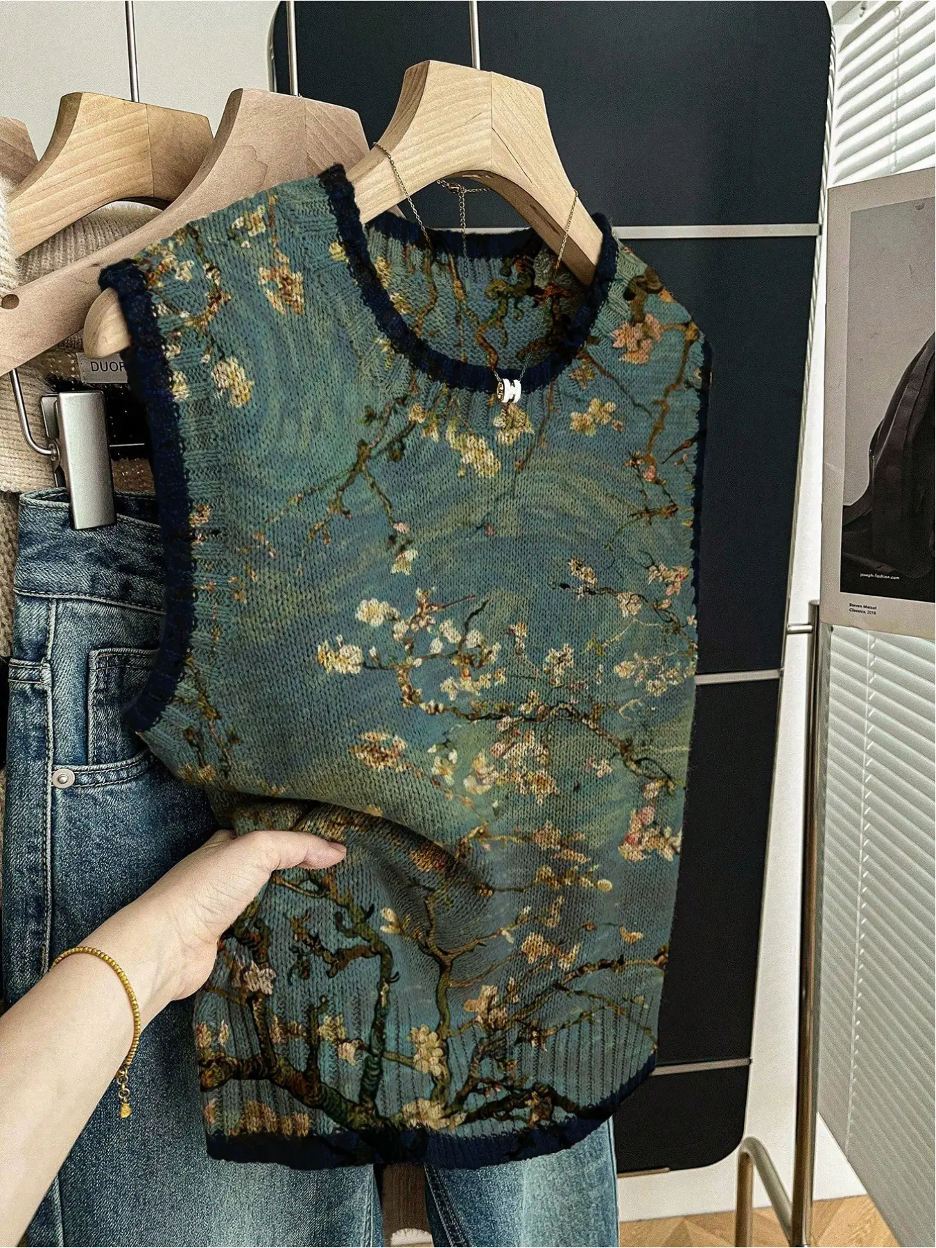 1pc Women's Spring/Summer Back-to-School Loose Crew Neck Casual Soft Sleeveless Knit Top -Dark Blue Trim,Color-Block Blue Tie-Dye Patchwork Branch Print, Vintage Tops, Vest-Layerable