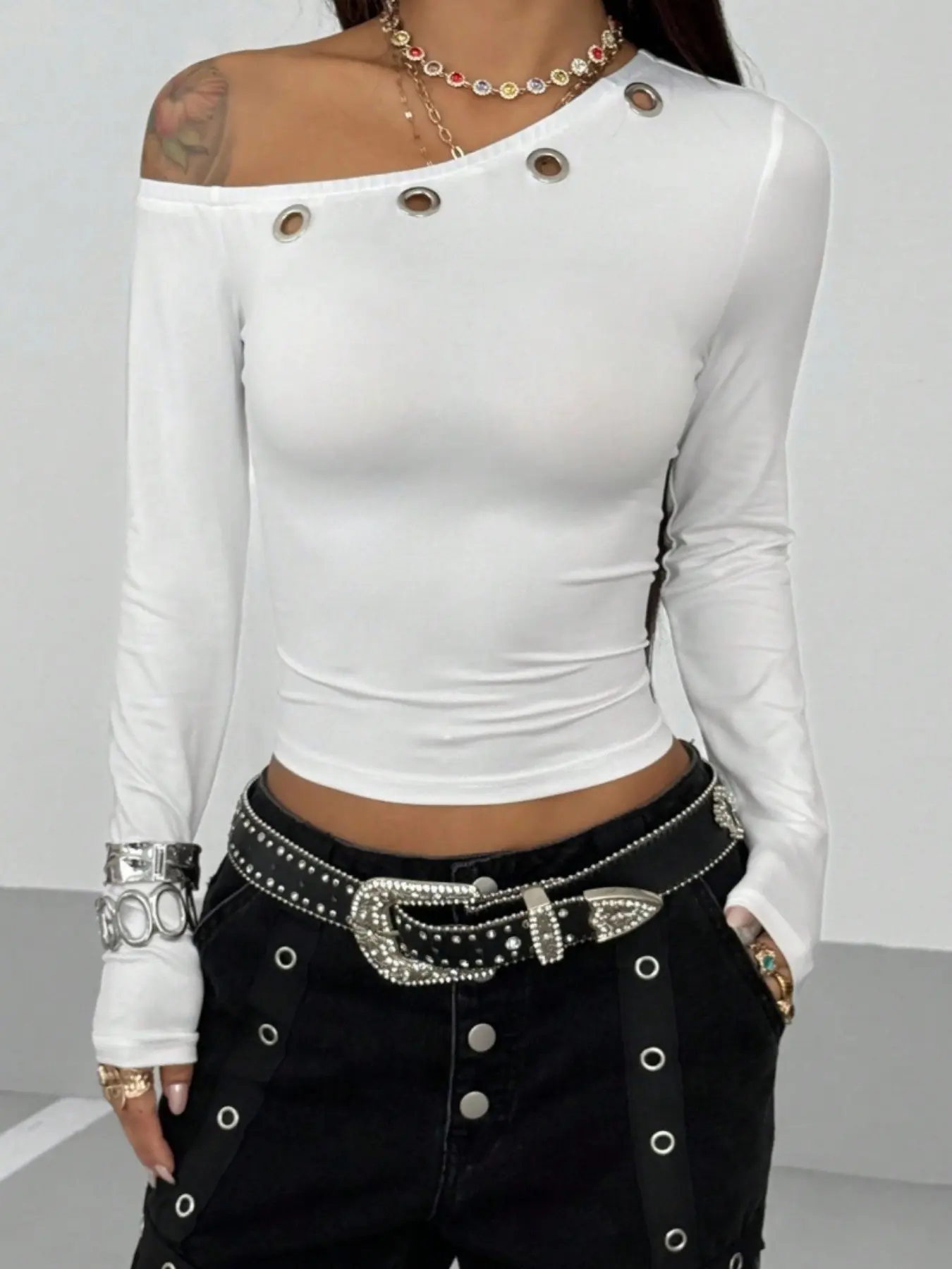 Y2K Punk Style Aesthetic Asymmetrical Shoulder Long Sleeve Top, Sexy Slim Fit Crop Top with Metal Buckle, Essential One-Shoulder Blouse for Women, Casual Womenswear
