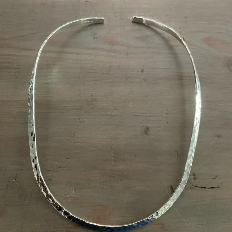 Silver Plated Hammered Oval Open Neckwire