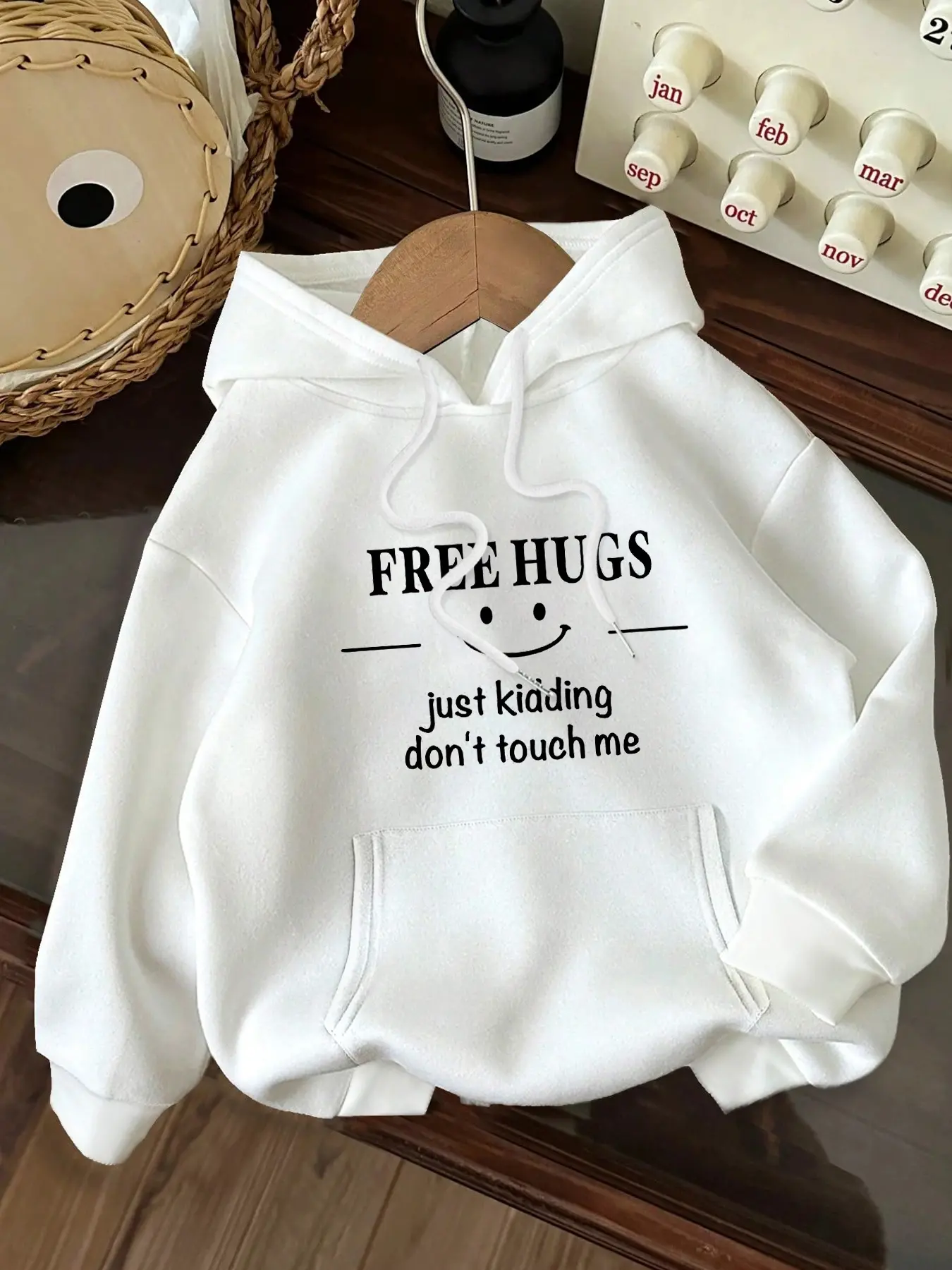 Girls' casual drawstring pocket hoodie, FREE HUGS, just kidding don't touch me print, combining comfort and fashion, easy to match with any outfit, essential wardrobe addition, Graphic casual hoodie, Loose Hooded Sweatshirt