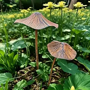 3 Piece Vintage Iron Mushroom Garden Decor, Statue, Garden Sculptures, Outdoor Ground Insert, Retro Courtyard Lawn Landscape Ornament, Rustic Style Yard Decoration, Outdoor Garden Accessories