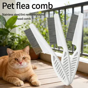 Say goodbye to fleas! This fine-toothed pet comb removes fleas and loose fur with a single stroke.