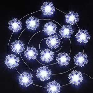 Christmas Snowflake String Lights 40 LED 12.8FT Battery Operated Snowflake Fairy Lights with Timer for Bedroom Patio Party Wall Indoor Outdoor Christmas Decorations, Cool White