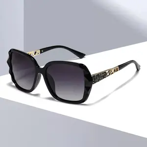 Fashionable and luxurious sun sunglasses - classic women's style