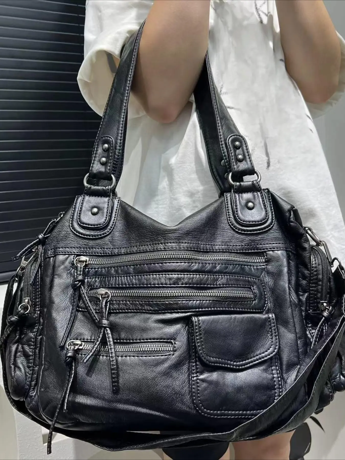 Ladies' fashionable retro washed tote bag Y2K motorcycle bag with multiple pockets, single shoulder crossbody bag PU Tote Satchel Fashion Crossbody Handbag
