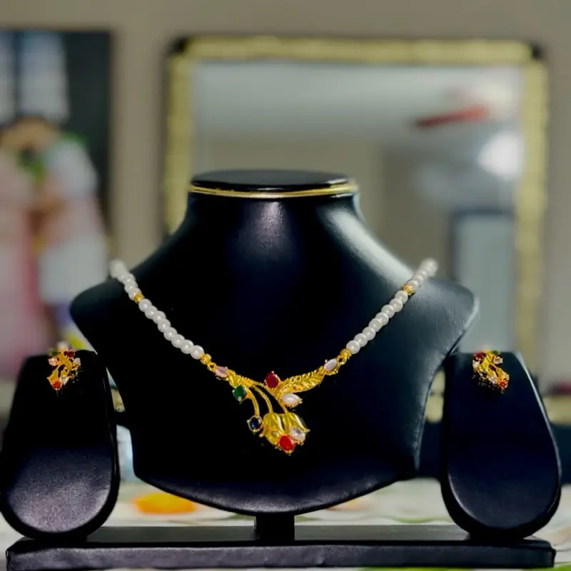 Pearl set with earrings