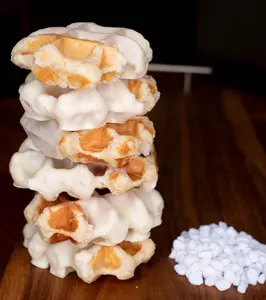 Bruges 6-Pack: Vanilla White Chocolate Liège Waffle