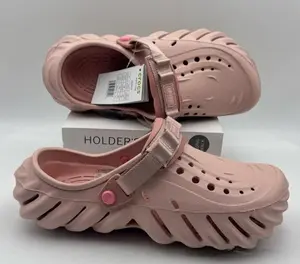 2026 New Style Clogs: Platform, Non-Slip, Breathable, Closed-Toe Beach Shoes with a "Cloud-Like" Cushioned Feel
