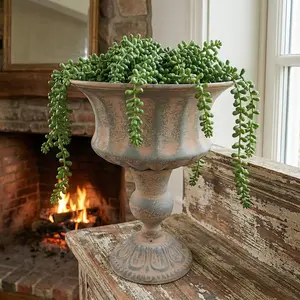 2pcs Vintage Outdoor Iron Garden Planter, Creative Wine Glass Style, Suitable for Balcony, Home, Indoor and Outdoor Use, Ideal for Succulents, Planter Pots, Home Decor Pots