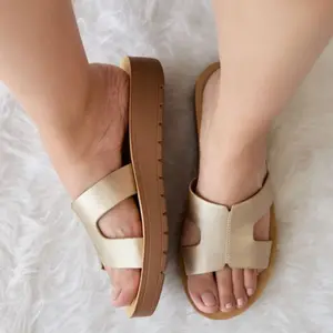 MAKERS SHOES VERA 4 Comfortable and Casual Fashion Sandals for Women -  Padded Insoles & Faux Leather Design