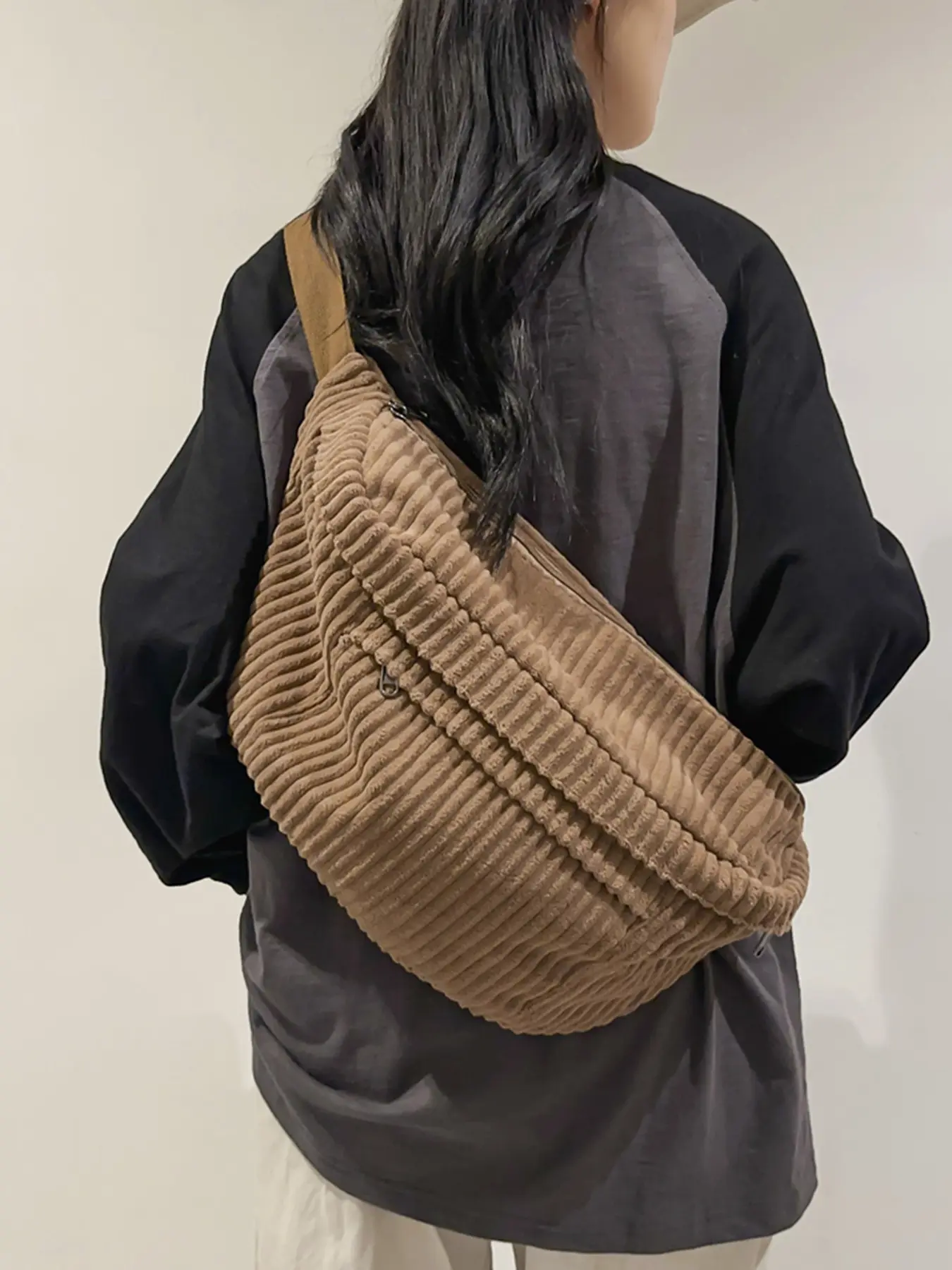 Fashion corduroy material women's crossbody bag, exquisite solid color design, with adjustable shoulder straps, versatile casual backpack, simple and large capacity, suitable for commuting, shopping, and going out, Crossbody Shoulder Handbag