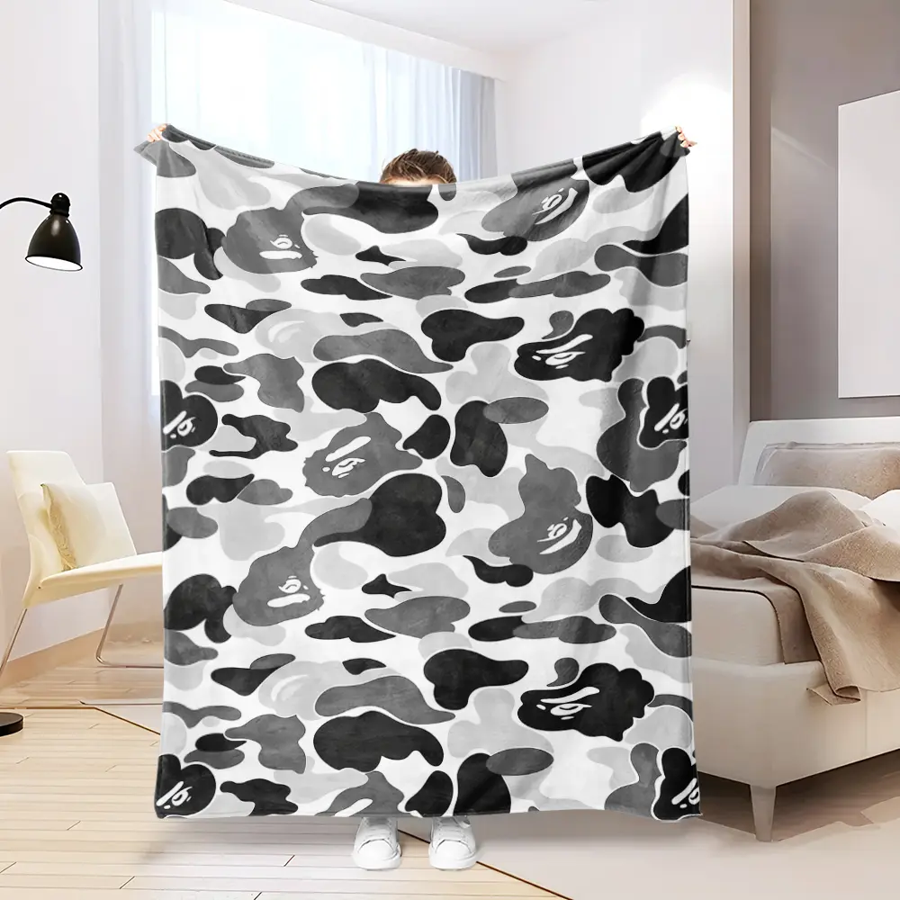 Soft Funny Throw Blanket Camo Shark Streetwear Throw Blanket Soft Cozy Plush Flannel Fleece Bed Blanket for Kids Teens Adults, Lightweight Warm Blanket for Couch Sofa Bedroom Decor, Dorm Room, Hypebeast Gifts, Birthday Gifts, Holiday Gifts