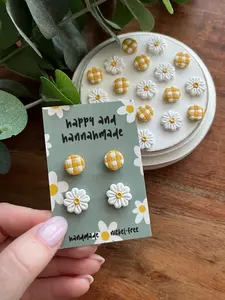 Daisy Stud Pack