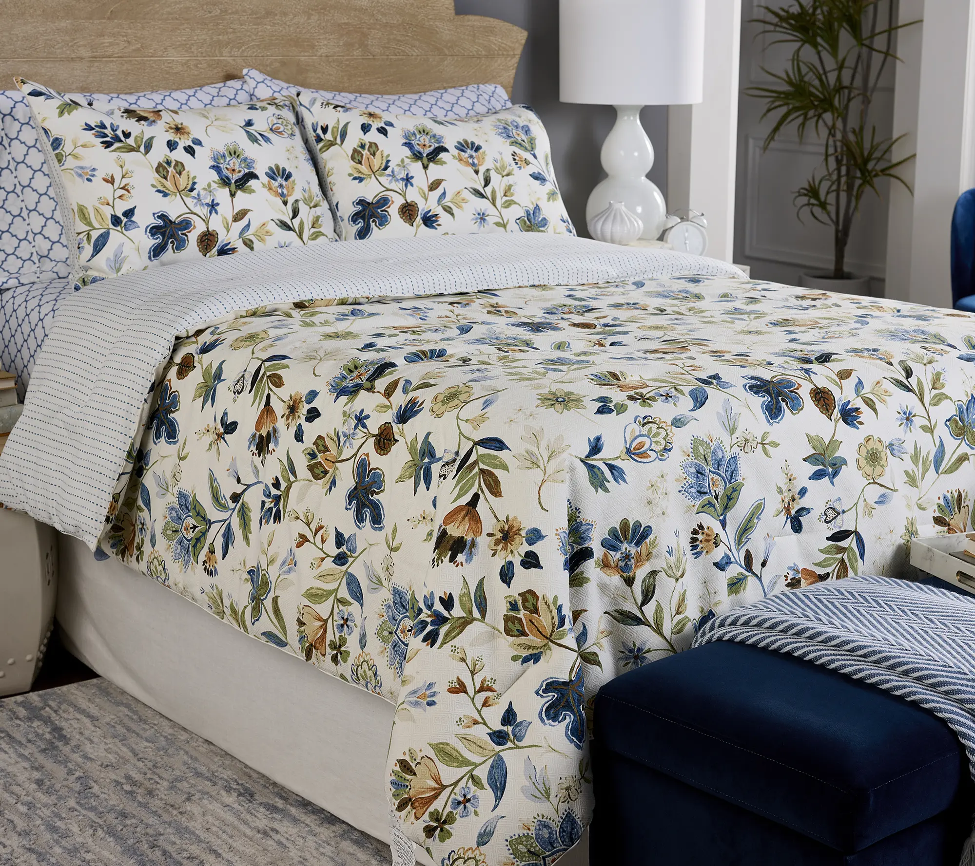 Home Reflection Reversible Jacobean Floral Comforter Set- Queen