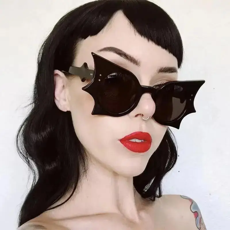 Batman Sunglasses for Men and Women, Unisex Gradient Decorative Color Party Festival Glasses, Party Supply, Party Accessories Stylish Eyewear for Special Occasions