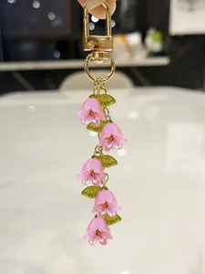 Women Lily of The Valley Flower Keychain, Floral Motif, Beaded Lily Floral Pendant Ornament, Orchid Keychain with Tassel Bead, Key Ring Bag Charm Key Pendant, Decorative Bag Chain For Backpack, Car Keys Christmas Gift, Keychain For Bags