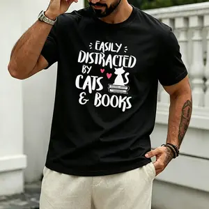 Men’s T-shirt featuring a printed cat design with cute lettering. The fabric is comfortable against the skin, the fit is loose and versatile, suitable for everyday outings and home leisure—a trendy small piece for cat lovers and book enthusiasts.